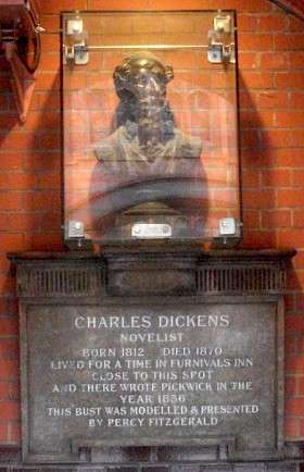 Charles Dickens, EC1 - Holborn Bars (Bust)